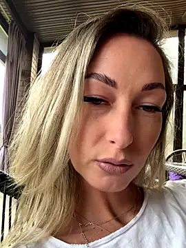 Snapshot of StarryHanna chatting on 10/04/25, 11:45 StarryHanna online show from 10/04/25, 11:45