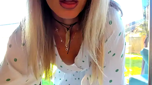 Snapshot of StarryHanna chatting on 07/17/26, 02:03 StarryHanna online show from 07/17/26, 02:03