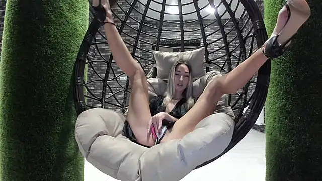 StarryHanna online show from 10/21/25, 05:01