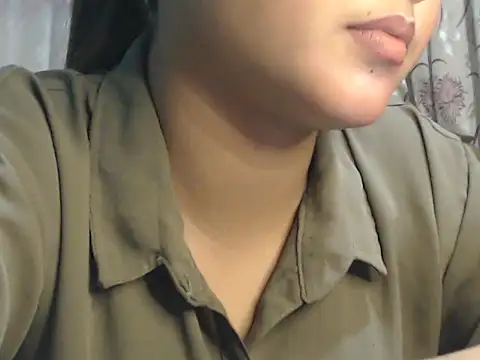 NancyRuvi online show from 10/28/25, 04:17