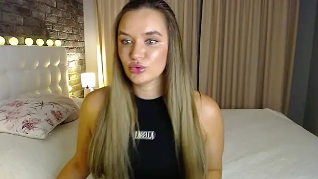 starrydoll online show from 10/23/25, 03:54