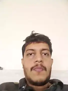 Snapshot of dzboy1994 chatting on 10/13/25, 04:58 dzboy1994 online show from 10/13/25, 04:58