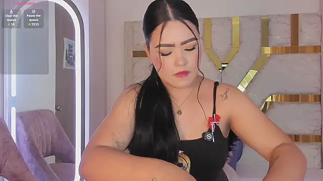 sophy champagne online show from 04/11/26, 01:24