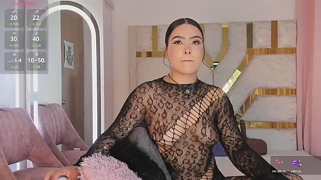 Snapshot of sophy_champagne chatting on 07/09/26, 01:28 sophy champagne online show from 07/09/26, 01:28