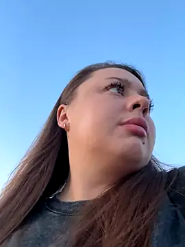 Sara Slow online show from 09/26/25, 03:52