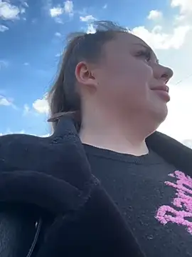 Sara Slow online show from 02/19/25, 01:39