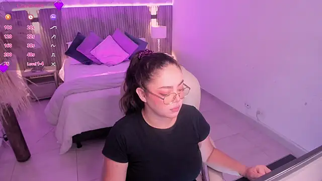 emmy walker online show from 11/06/25, 11:03