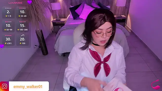 emmy walker online show from 10/31/25, 11:07