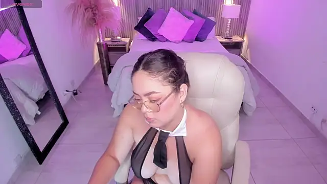 emmy walker online show from 11/09/25, 11:25