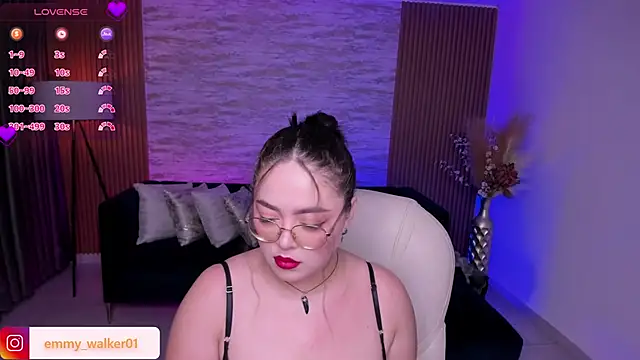 emmy walker online show from 12/15/25, 11:05