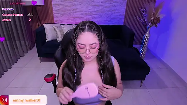 emmy walker online show from 12/01/25, 11:11