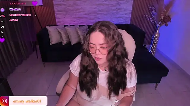 emmy walker online show from 12/04/25, 11:09