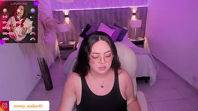 emmy walker online show from 11/07/25, 11:04