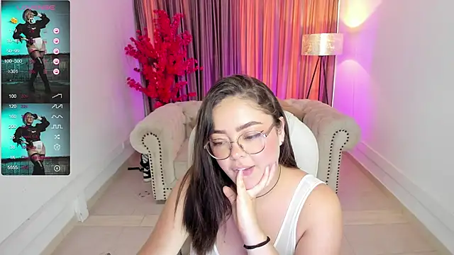Snapshot of emmy_walker chatting on 03/01/25, 02:13 emmy walker online show from 03/01/25, 02:13