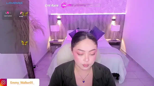Snapshot of emmy_walker chatting on 10/17/25, 11:01 emmy walker online show from 10/17/25, 11:01
