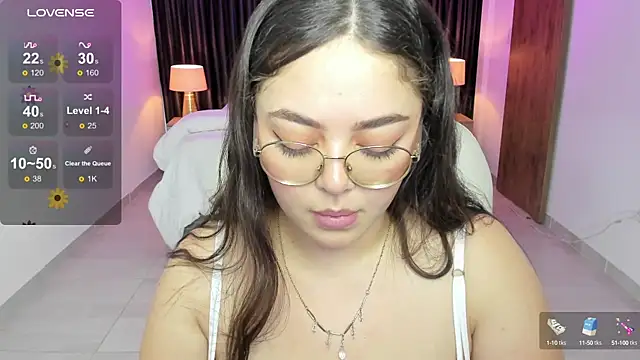 Snapshot of emmy_walker chatting on 03/22/25, 02:03 emmy walker online show from 03/22/25, 02:03