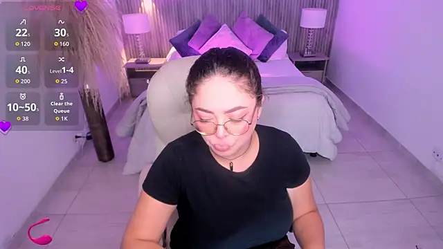 emmy walker online show from 10/27/25, 11:11