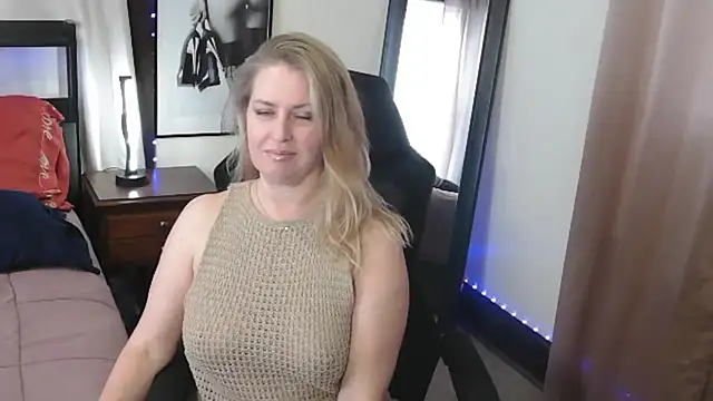 HollieBim online show from 01/06/26, 04:55