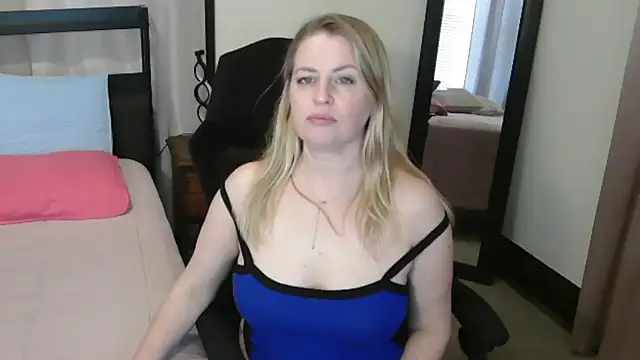 HollieBim online show from 03/20/26, 02:40