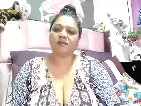 Snapshot of IndianDelia chatting on 06/01/26, 04:06 IndianDelia online show from 06/01/26, 04:06