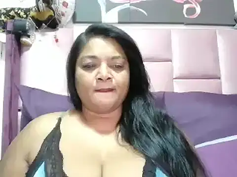 Snapshot of IndianDelia chatting on 05/05/26, 04:04 IndianDelia online show from 05/05/26, 04:04
