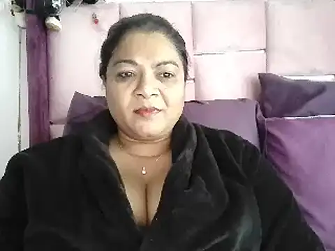 Snapshot of IndianDelia chatting on 05/13/26, 05:03 IndianDelia online show from 05/13/26, 05:03