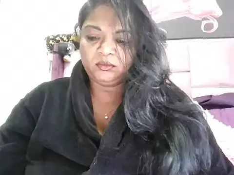 Snapshot of IndianDelia chatting on 05/18/26, 05:02 IndianDelia online show from 05/18/26, 05:02