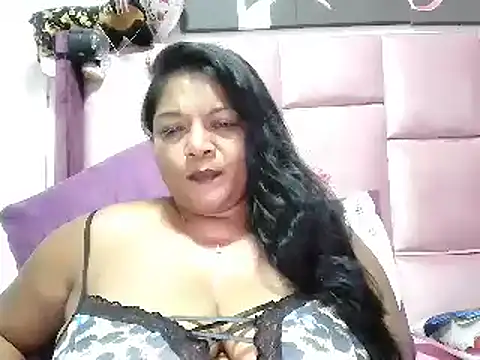 Snapshot of IndianDelia chatting on 04/14/26, 01:10 IndianDelia online show from 04/14/26, 01:10