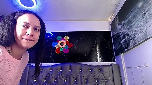 Snapshot of LAILAGUMMY chatting on 03/17/25, 12:04 LAILAGUMMY online show from 03/17/25, 12:04