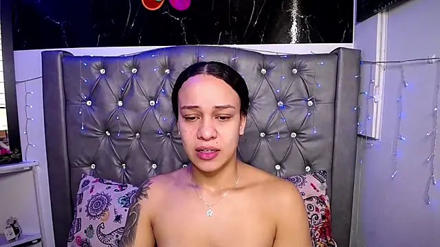 Snapshot of LAILAGUMMY chatting on 02/22/25, 02:41 LAILAGUMMY online show from 02/22/25, 02:41