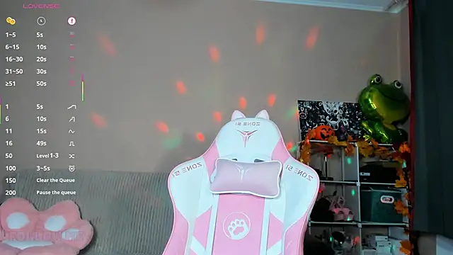 Snapshot of AmyRose6969 chatting on 10/06/25, 05:46 AmyRose6969 online show from 10/06/25, 05:46