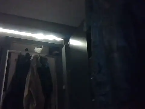 Snapshot of Slutviki69 chatting on 10/27/25, 10:44 Slutviki69 online show from 10/27/25, 10:44