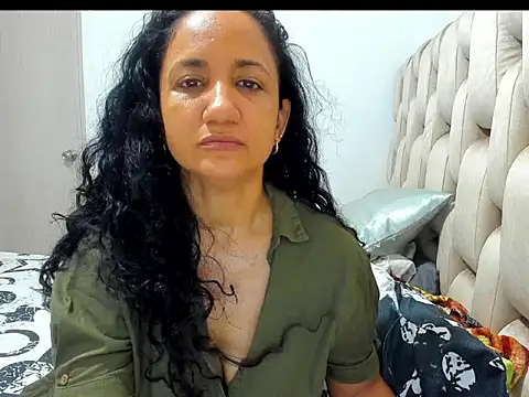 alaskmiller1 online show from 10/06/25, 12:12