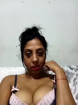 Mahi4luv online show from 04/15/26, 09:48