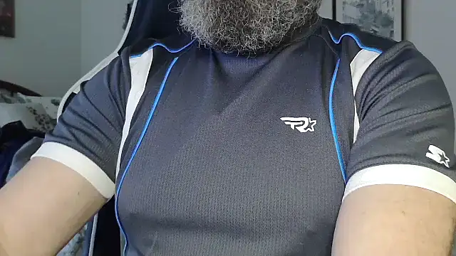 Snapshot of usdirtymikee9 chatting on 12/04/25, 06:40 usdirtymikee9 online show from 12/04/25, 06:40