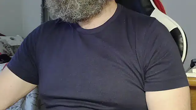 Snapshot of usdirtymikee9 chatting on 12/18/25, 05:39 usdirtymikee9 online show from 12/18/25, 05:39