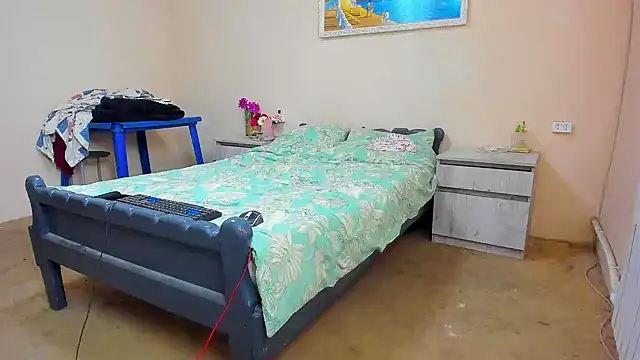 Snapshot of DUSSY_PUSSY chatting on 06/22/26, 04:20 DUSSY PUSSY online show from 06/22/26, 04:20
