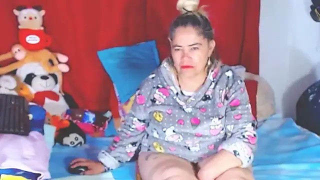 estrellita fugaz16x online show from 11/13/25, 03:21