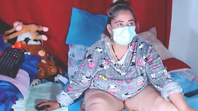Snapshot of estrellita_fugaz16x chatting on 10/18/25, 02:57 estrellita fugaz16x online show from 10/18/25, 02:57