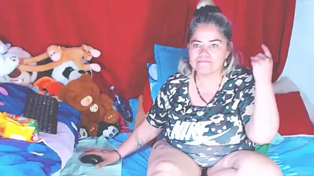 estrellita fugaz16x online show from 10/23/25, 12:09