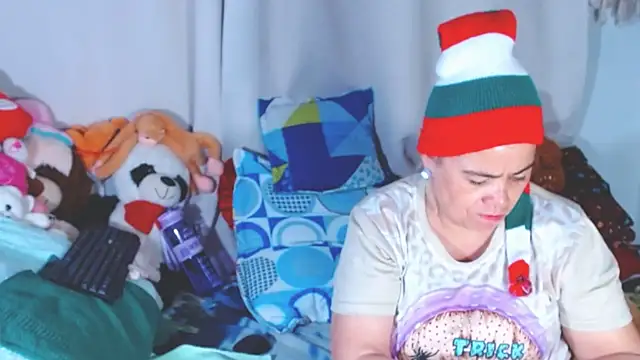 estrellita fugaz16x online show from 12/17/25, 03:11