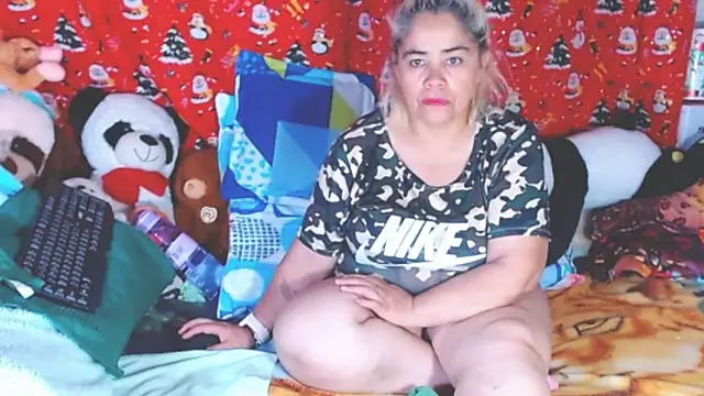 Snapshot of estrellita_fugaz16x chatting on 01/19/26, 04:49 estrellita fugaz16x online show from 01/19/26, 04:49