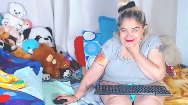 Snapshot of estrellita_fugaz16x chatting on 09/28/25, 10:50 estrellita fugaz16x online show from 09/28/25, 10:50