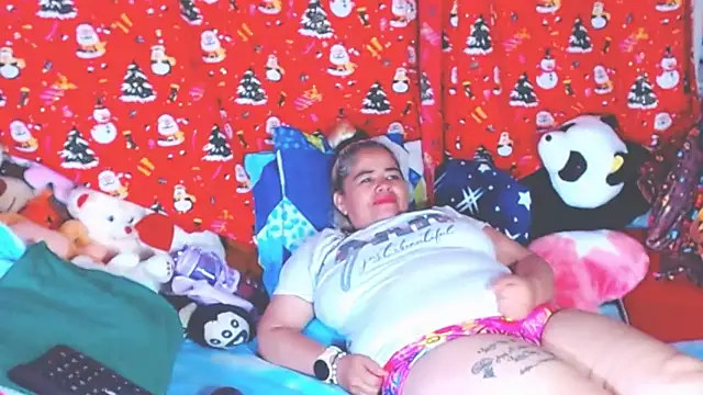 Snapshot of estrellita_fugaz16x chatting on 02/12/26, 03:28 estrellita fugaz16x online show from 02/12/26, 03:28