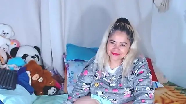 Snapshot of estrellita_fugaz16x chatting on 10/01/25, 04:28 estrellita fugaz16x online show from 10/01/25, 04:28