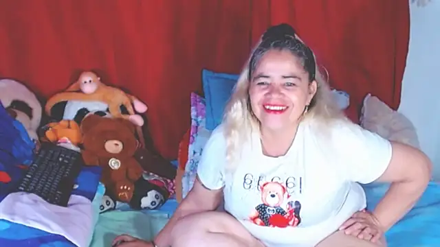 estrellita fugaz16x online show from 11/02/25, 03:33