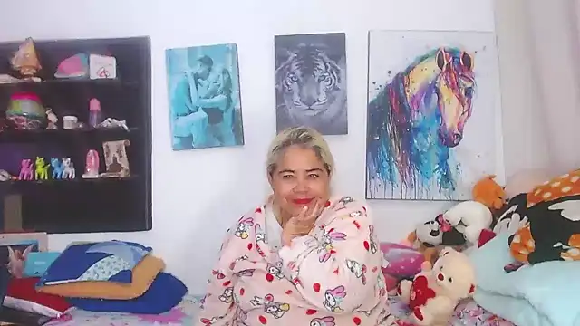 Snapshot of estrellita_fugaz16x chatting on 02/26/25, 04:08 estrellita fugaz16x online show from 02/26/25, 04:08