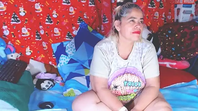 Snapshot of estrellita_fugaz16x chatting on 02/13/26, 01:16 estrellita fugaz16x online show from 02/13/26, 01:16