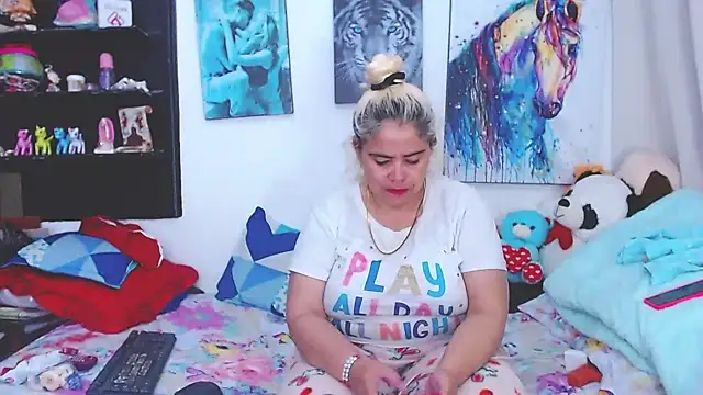 Snapshot of estrellita_fugaz16x chatting on 03/07/25, 03:40 estrellita fugaz16x online show from 03/07/25, 03:40