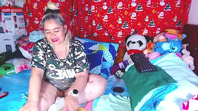 Snapshot of estrellita_fugaz16x chatting on 02/27/26, 04:56 estrellita fugaz16x online show from 02/27/26, 04:56